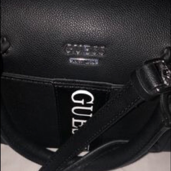 GUESS Purse - Picture 3 of 3